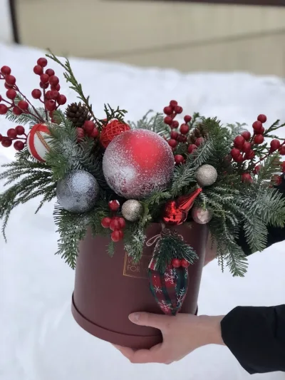 Шляпная коробка Бенгальские огни — купить с доставкой в Мурино