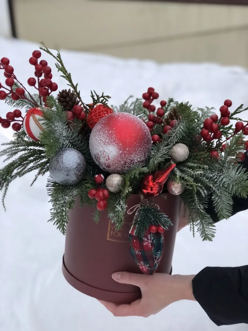 Шляпная коробка Бенгальские огни — купить с доставкой в Мурино